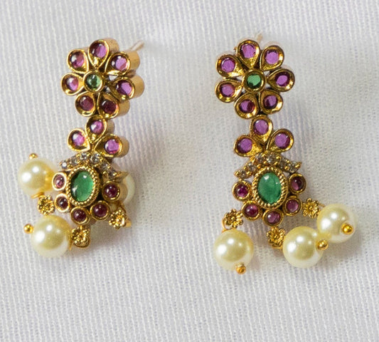 white pearl necklace set