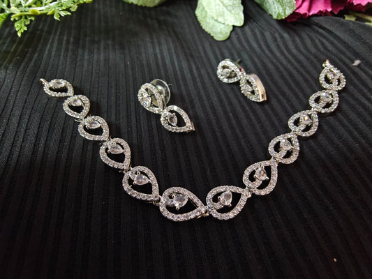 Necklace earring set