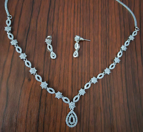 Minimalist Teardrop Necklace Set