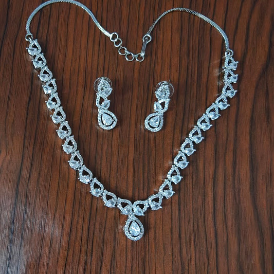 Elegant Leaf Drop Necklace Set