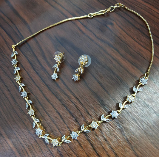 Floral gold necklace for women