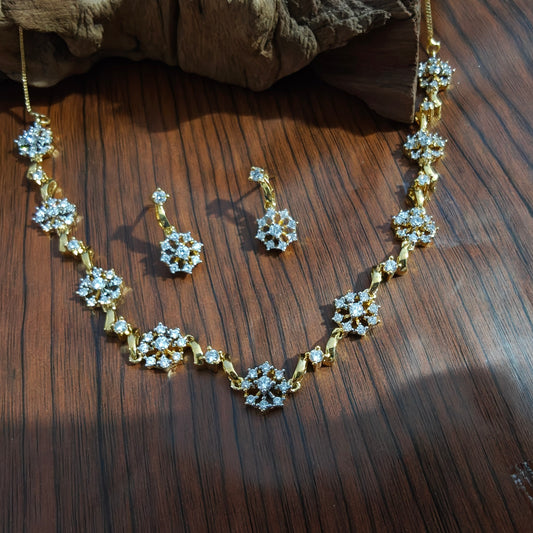 Gold floral necklace set