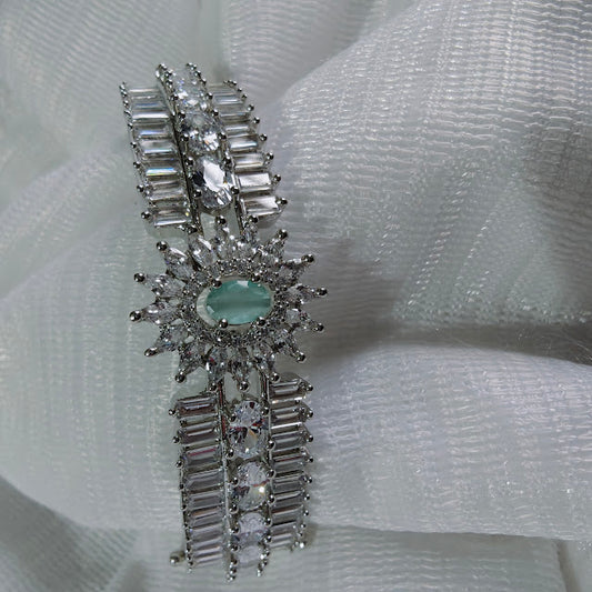 Mint Radiance Regal Bracelet