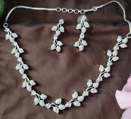 Classic Tricolor Necklace Set