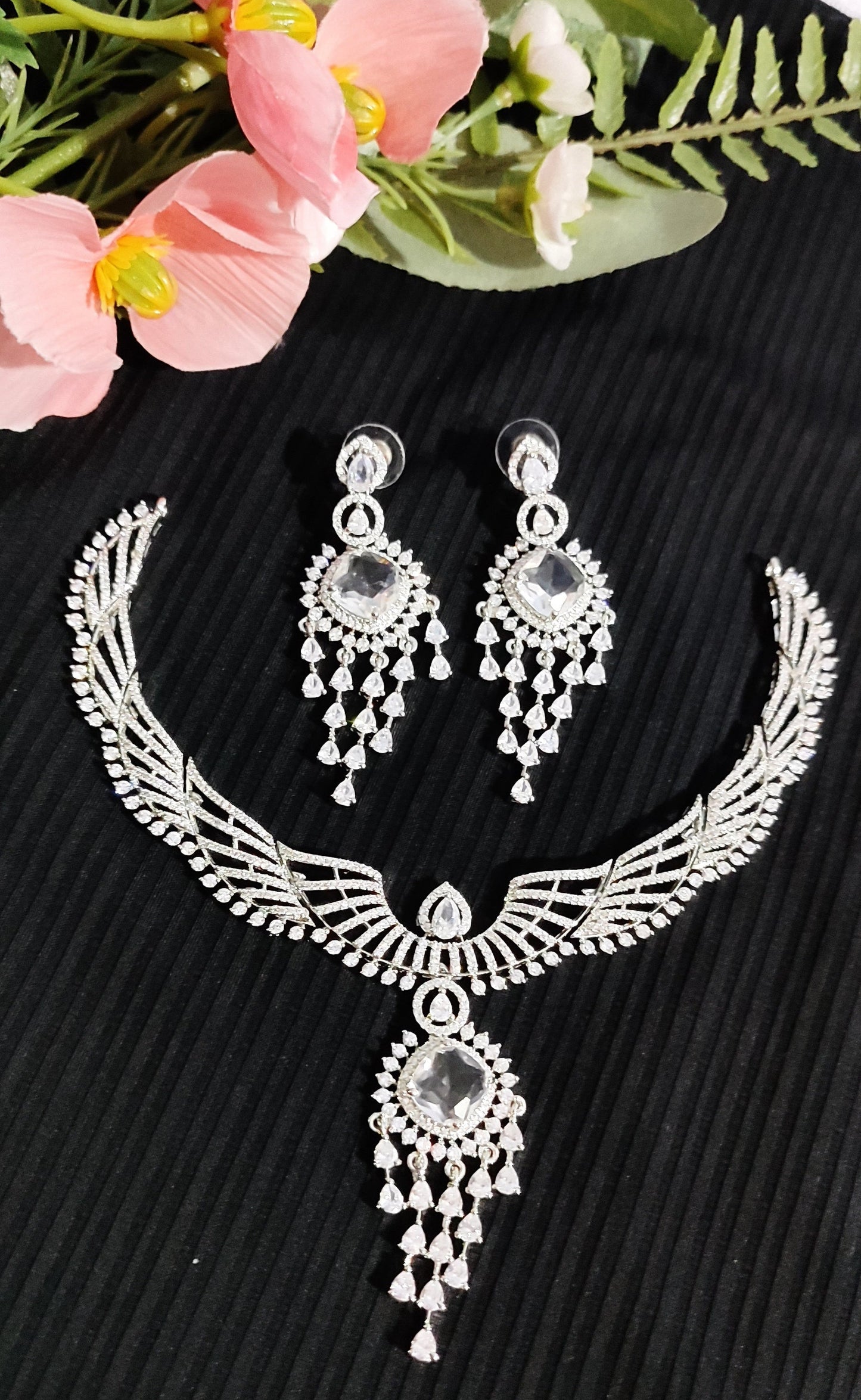 Minimal diamond necklace