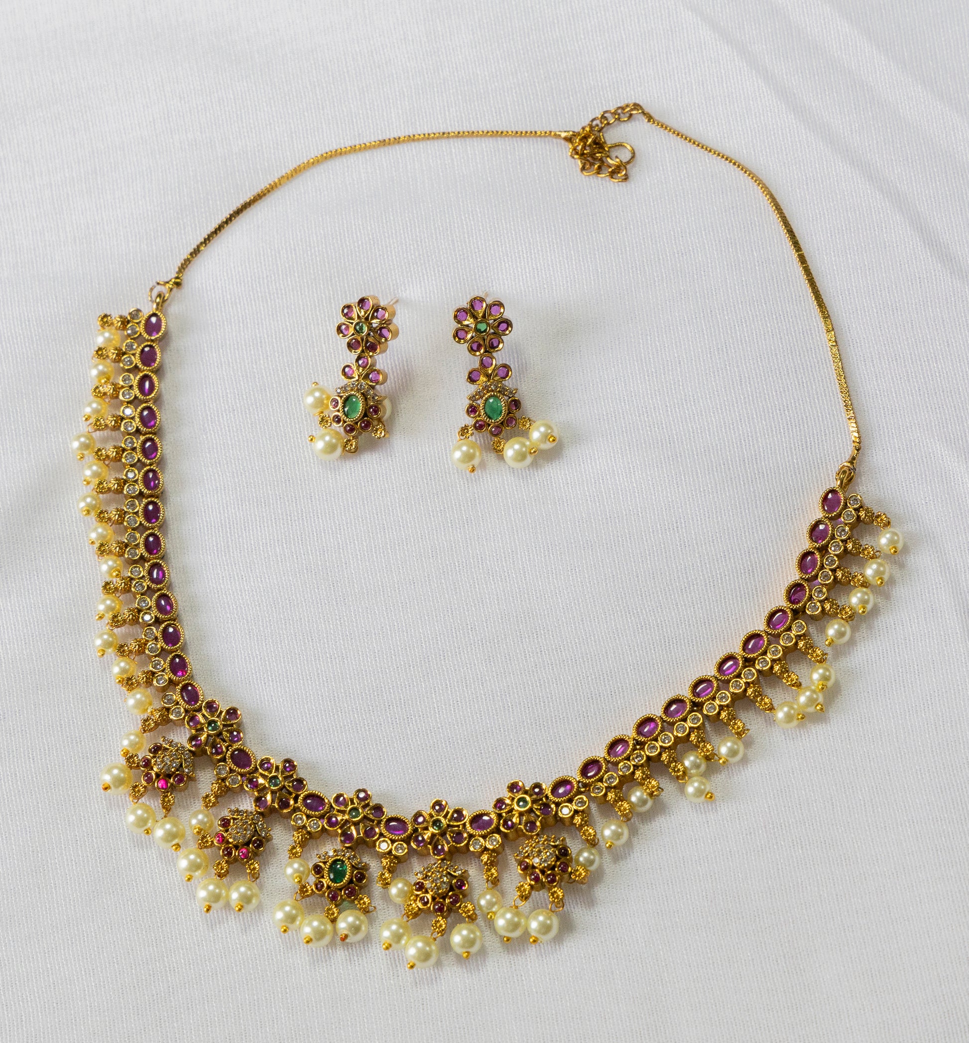 White pearl necklace set