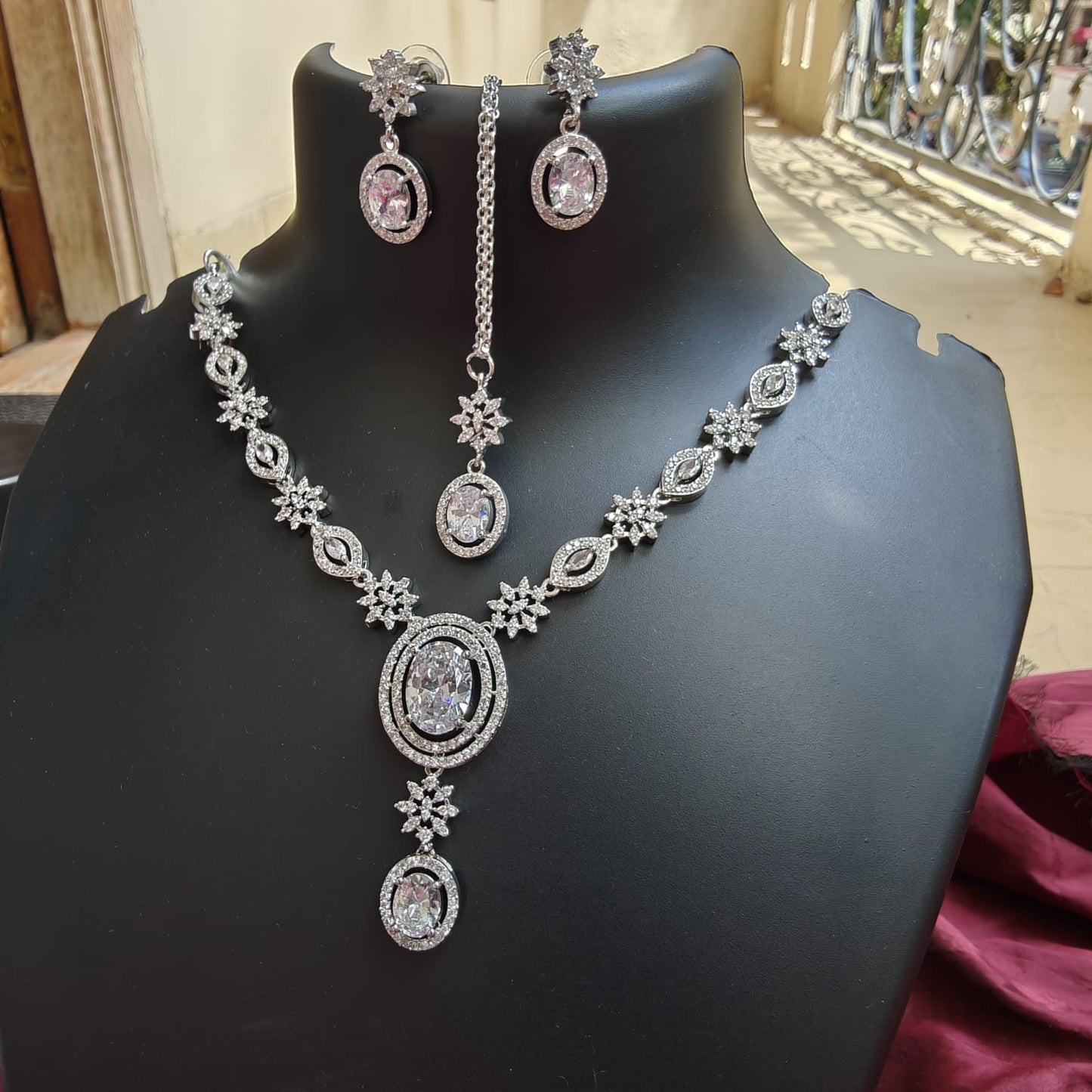 Emerald Green Stone Necklace Set