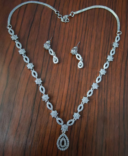 Minimalist Teardrop Necklace Set