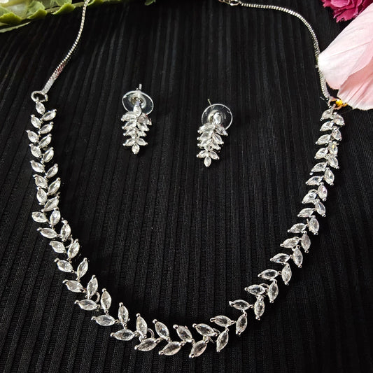 Leaf earrings and necklace set