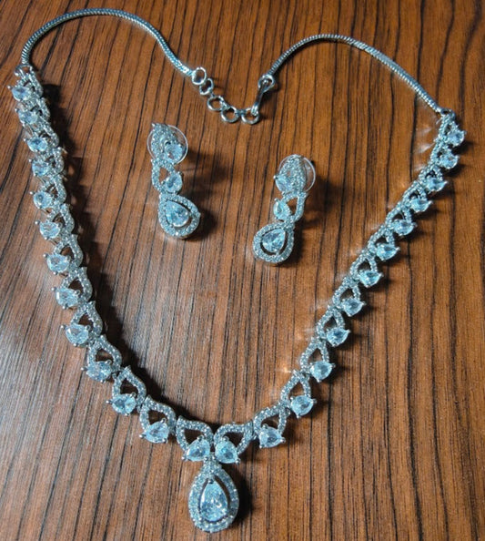 Elegant Leaf Drop Necklace Set